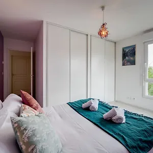 https://le-basilique-joli-t2-de-59m-proche-lac-et-vieille-ville.hotels-rhonealpes.com