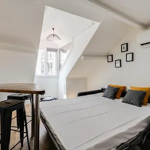https://le-saphir-joli-studio-en-plein-centre-ville-avec-climatisation.hotels-rhonealpes.com